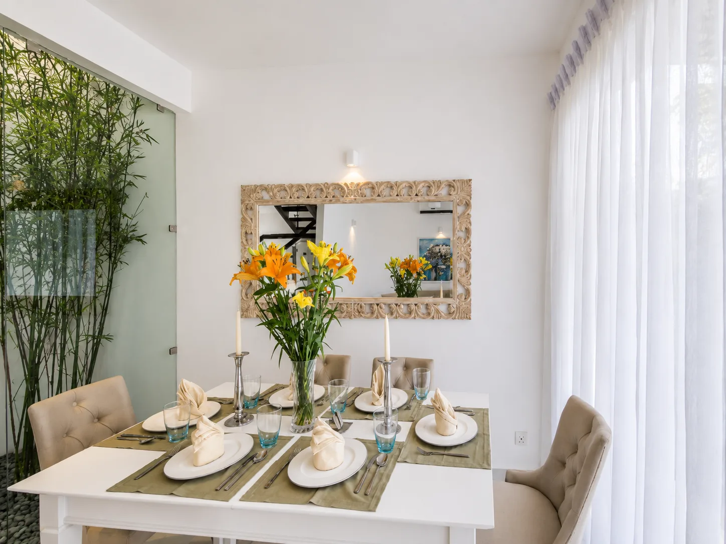 Urban Gateway dining room detail